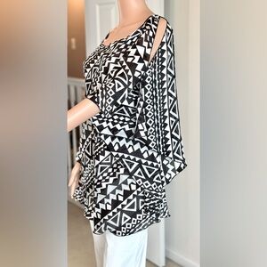 Kenneth Cole Caftan-Style Resortwear Tunic Silky Flowy Top Beach Vacation Medium